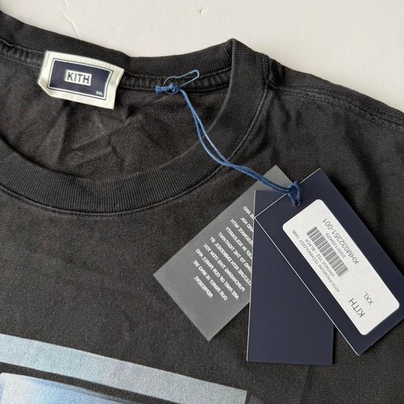 Kith Premium Tshirt - Picture 3 of 6